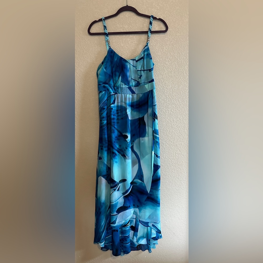 White House Black Market gorgeous flowy butterfly dress size 10